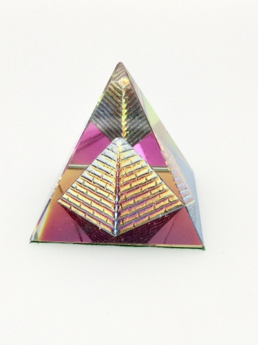 ZÁŘIVÁ MAGICKÁ DVOJÍ PYRAMIDA - EXKLUZIVNÍ SKLÁŘSKÁ PRÁCE (4CM)
