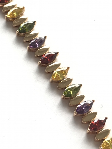 NÁRAMEK S OVÁLKY A MULTICOLOR KRYSTALY (16,5 - 18,5CM)